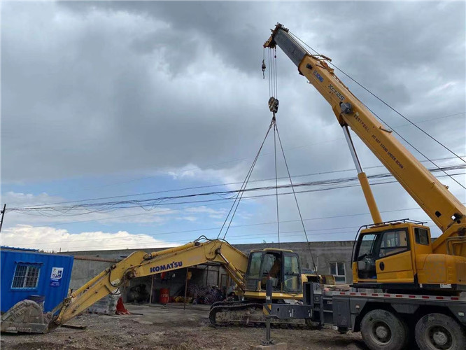 绥棱县25吨吊车的工作半径是多少？